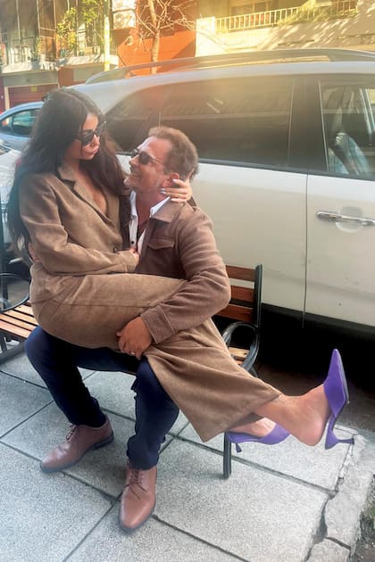 Felices, en Buenos Aires y a pocas horas de haber dado el “sí, quiero”. El lunes Guillermo ya estaba de regreso en Miami: además de entrenar a chicos que buscan convertirse en tenistas y a quienes desean entrar a los colleges, Pérez Roldán es coach de jugadores profesionales.