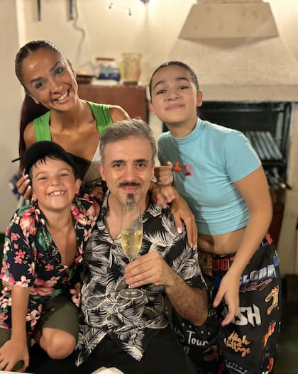 Felices los 4: Leo, Constanza, Brunella y Nacho.