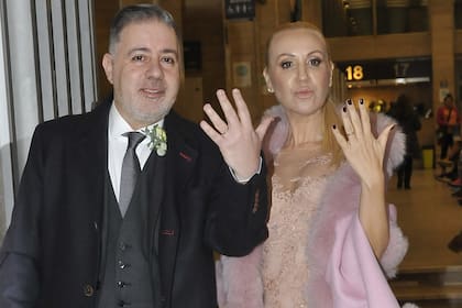 Fabián Doman y María Laura de Lillo cuando pasaron por el Registro Civil, en 2019