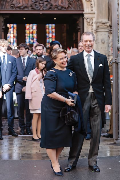 Felices tras veinticinco años de reinado, Enrique y María Teresa dieron un paso al costado para cederles sus lugares a la nueva generación