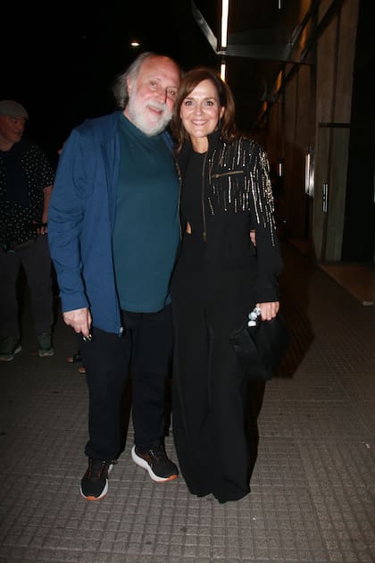 ¡Felices y enamorados! Daniel Grinbank posó junto a Andrea Pietra. La pareja, que se conoce desde 1998, decidió no casarse legalmente y formó una familia con la adopción de su hija Stephanie