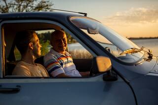 La historia de un abuelo y su nieto unidos por un Renault 12