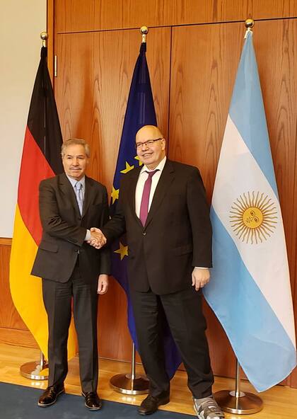 Felipe Solá, junto al ministro de Economía alemán