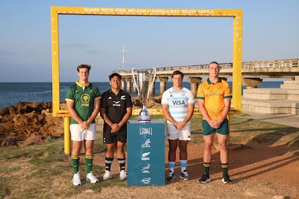 Felipe Ledesma, entre los representantes de Sudáfrica (Riley Norton), Nueva Zelanda (Manumaua Letiu) y Australia (Eamon Doyle)