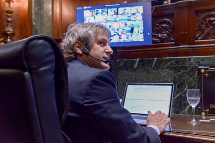 Felipe Miguel, ante los legisladores
