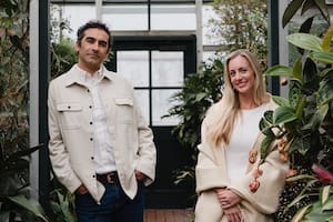 La diseñadora y el arquitecto que transformaron su pasión por los materiales naturales en una filosofía creativa