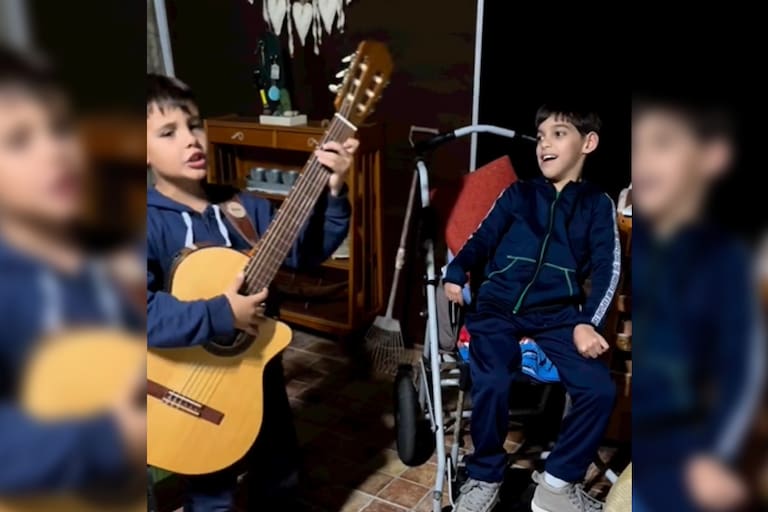 Tiene 8 años, canta folklore con su mejor amigo y llamó la atención de Soledad Pastorutti por su talento