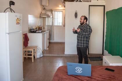 Félix Díaz da clases de filosofía para alumnos de nivel secundario a través de su canal