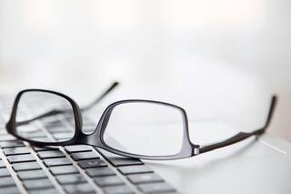 ¿Vale la pena comprar lentes con filtros para la luz azul?