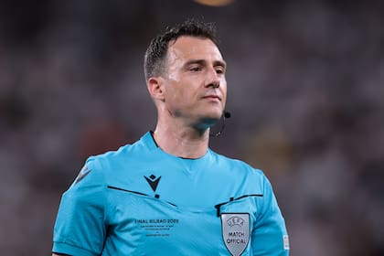 Felix Zwayer recibió una inhabilitación de seis meses por ocultar información en un escándalo en el fútbol alemán por arreglo de partidos (Photo by Jonathan Moscrop/Getty Images)