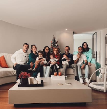"Feliz Navidad de nuestra familia a la tuya", escribió María en sus redes (Foto: Instagram @maria3marques)