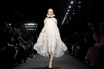 Femeinidad al extremo en la colección de Alessandro DellAcqua para Rochas