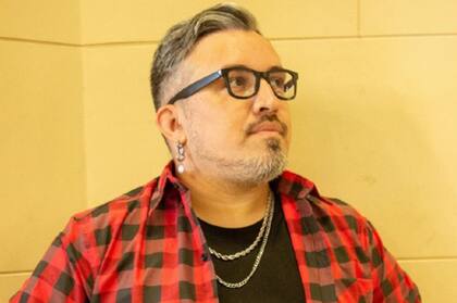 Fer Albornoz, integrante del equipo de Consultas de la Defensoría LGBT+.