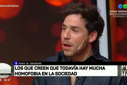 Fer Dente señaló que lo que se dice en la televisión tiene mucha influencia en mucha gente y que los chistes homofóbicos podrían evitarse