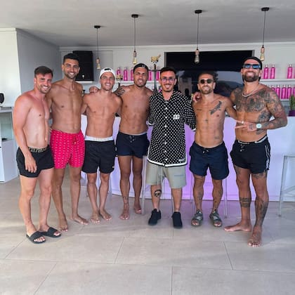 Fer Palacio junto a algunos integrantes de la selección argentina de fútbol. Foto/Instagram @ferpalaci0
