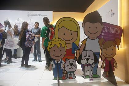 El Ministerio de Salud concientiza sobre el cuidad responsable de perros y gatos