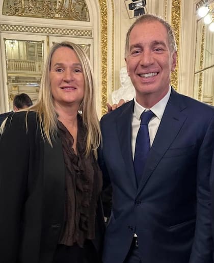 Fernanda Antonijevic junto a Diego Santilli, en la asunción del ministro