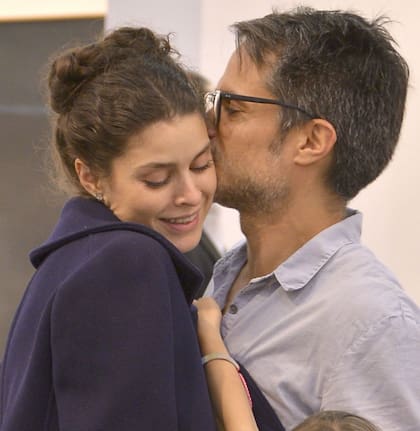 Fernanda es escritora e hija de un famoso arquitecto; tiene una hija llamada Emilia, fruto de su matrimonio con Alex Esparza