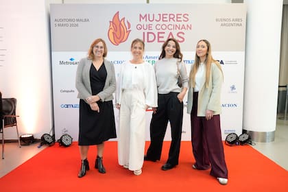 Fernanda Sarasa, Chantal Abad, Bárbara Diez y Oriana Zamora