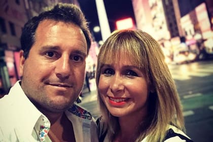 Fernanda Vives junto a su marido, Sebastián Cobelli