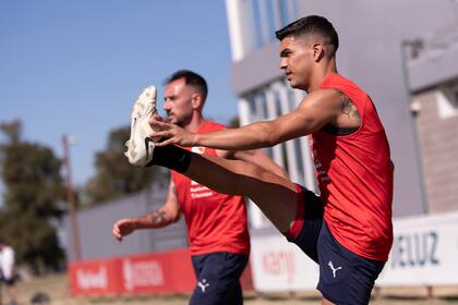 Fernández Cedrés se convirtió en el quinto refuerzo del Rojo y tuvo este lunes su primer entrenamiento bajo las órdenes de Julio Vaccari