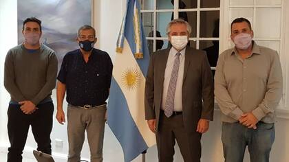 Fernández con dirigentes que resisten el acuerdo con el FMI, como el diputado Alderete (CCC).