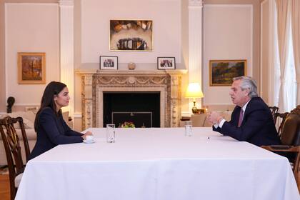 Fernández junto a la congresista Alexia Ocasio-Cortez