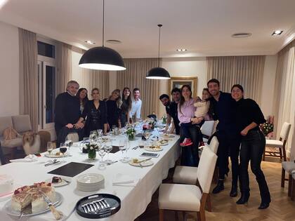 Fernández Meijide: “Algo de esto pasó con la fiesta en la residencia de Olivos, cuando todo el mundo tenía prohibido festejar y apareció la fiesta del presidente. Es como si pertenecieran a un sector de la sociedad diferente y con privilegios”.