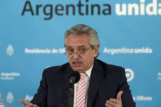 Clientes privados. El Gobierno justificó la negativa de Fernández a la OA