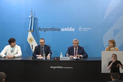 Fernández Sagasti durante el anuncio del Presidente sobre el futuro de Vicentin