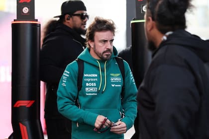 Fernando Alonso fue el máximo ascenso en la lista, ya que pasó del noveno al cuarto lugar. (Photo by Patrick T. Fallon / AFP)
