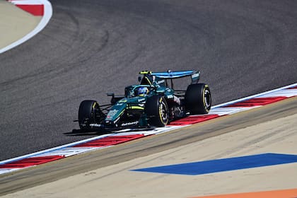 Fernando Alonso logró girar en Sakhir durante el martes y el miércoles, con un balance poco productivo para las expectativas de Aston Martin