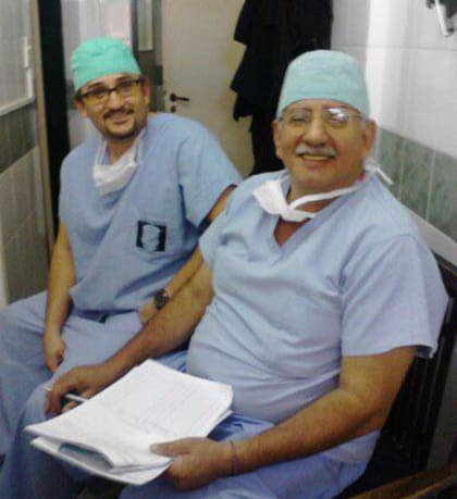 Fernando Arnedo padre e hijo no solo comparten nombre sino también profesión: hoy ambos se dedican a la dermatología