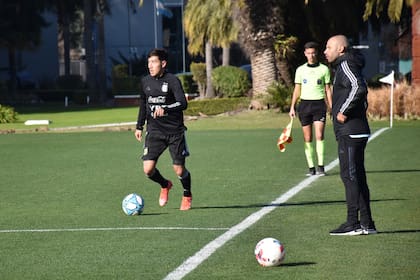 Fernando Batista y Javier Mascherano convocaron a Román Vega a la selección argentina Sub 20