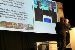 Entre un diálogo por la carne y la interna en la Rural