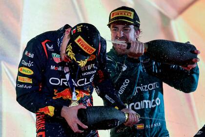 Fernando cree que tiene una oportunidad de doblegar a los Red Bull en Mónaco, dentro de dos fechas; Max Verstappen bromeó sobre eso.
