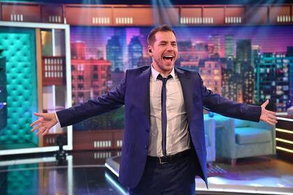 Fernando Dente debutó como conductor al frente de Noche al Dente (América)