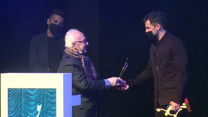 Fernando Dente ganó el premio al Mejor actor protagónico en musical, por Kinky Boots