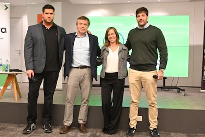 Fernando Derossi, director de Estrategia y Finanzas de Nera; Hernán Busch, gerente de Agronegocios Galicia; Geraldine Stegemann, directora de Marketing de Bayer Crop Science Cono Sur; Francisco García Mansilla, gerente de Originación de Viterra