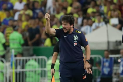 Fernando Diniz siempre vive con mucha intensidad y pasión los partidos, hasta cuando estaba en la selección de Brasil