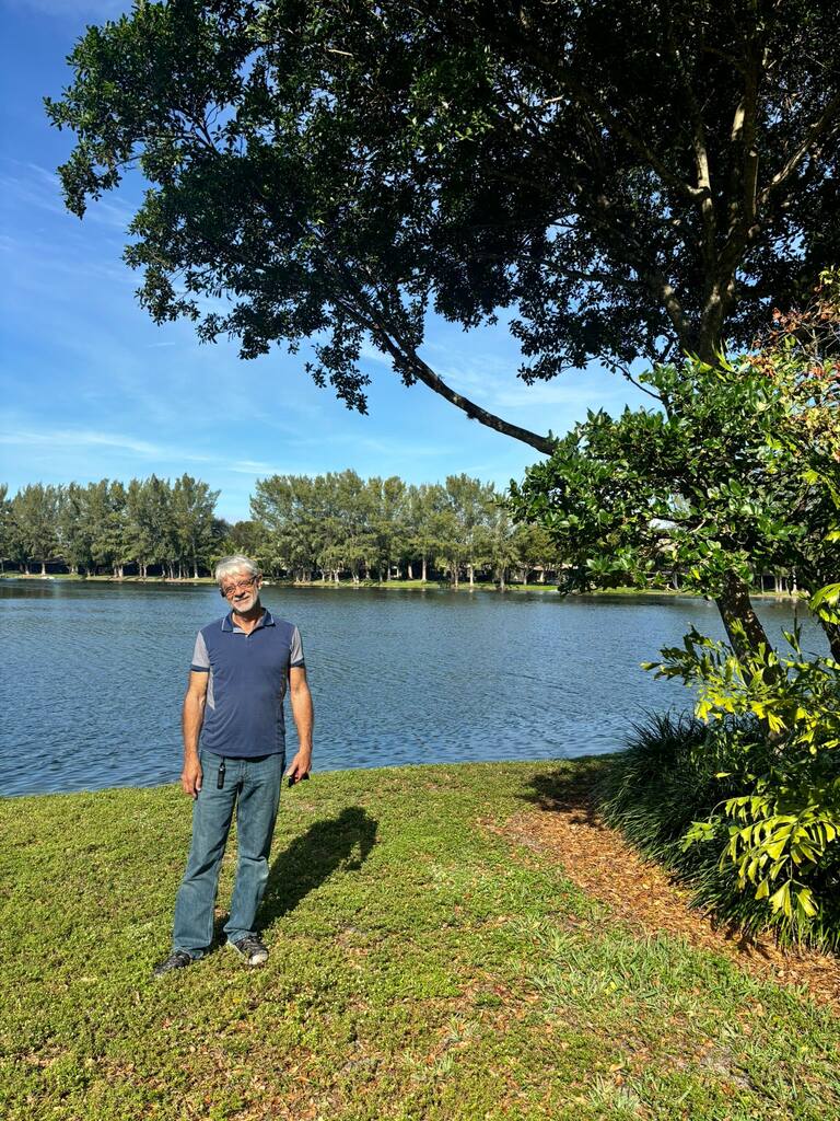 Fernando es une emprendedor argentino que emigró a EE.UU. en 2014 por las condiciones económicas en España