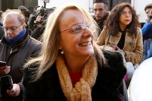 Fernando Españón denuncia que el gobierno de Alicia Kirchner lo discrimina en el reparto de fondos