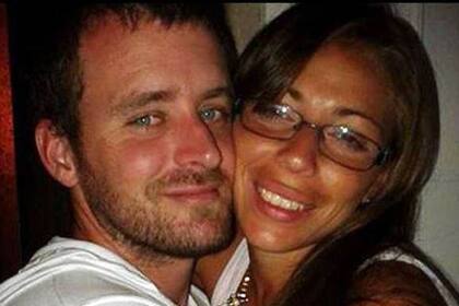 Fernando Marengo, junto a su novia Virginia, pidió disculpas ante los medios por haber escapado