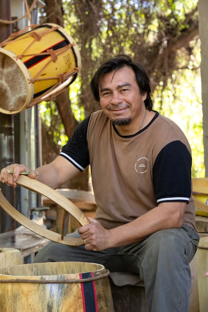 Fernando Paz está en los detalles del aro del bombo