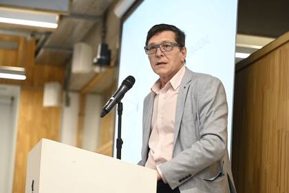 Fernando Ruiz, académico y expresidente de Fopea, mencionó las "cuatro libertades amenazadas" en el ejercicio del periodismo