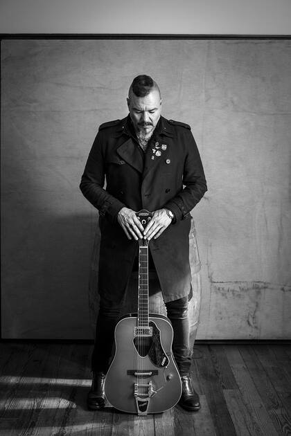 Fernando Ruiz Daz le encuentra un viso potico a la alquimia del vino