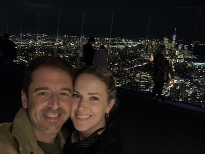 Fernando y Candelaria Beauchamp, se conocieron en Buenos Aires y hoy viven en los Estados Unidos junto a sus dos hijas