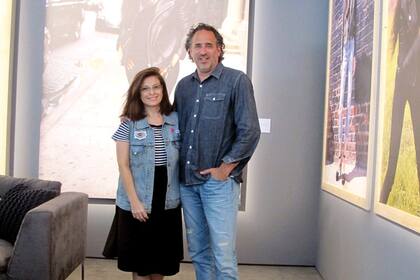 Ferni Moreno, editora de moda de OHLALA! con James Curleigh, presidente de Levi’s,