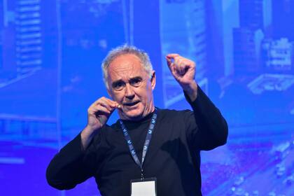 Ferran Adriá: "El país del mundo donde el asado se ha convertido en algo icónico es la Argentina. Yo no conozco otro país importante en el mundo en el que el asado tenga la importancia que tiene en Argentina. Hay que “positivizarlo”