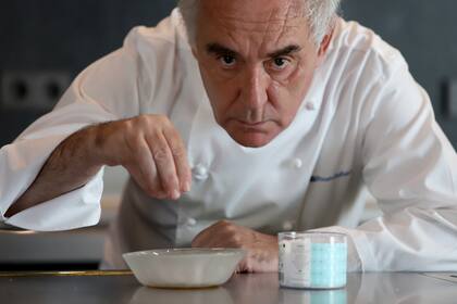 Ferran Adria revolucionó la gastronomía mundial con la creación y el desarrollo de nuevas técnicas y procesos 